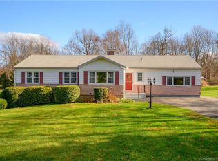 12 Diamond Dr, Newtown, CT 06470