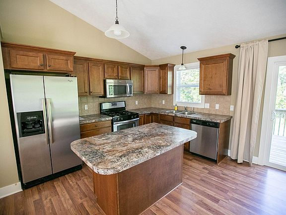 4th image of 5648 Lawndale Ave