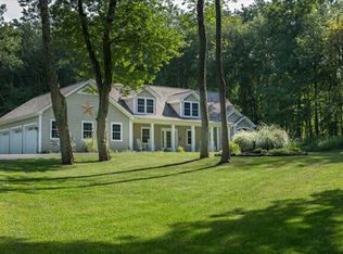 40 Browning Rd, Hyde Park, NY 12538