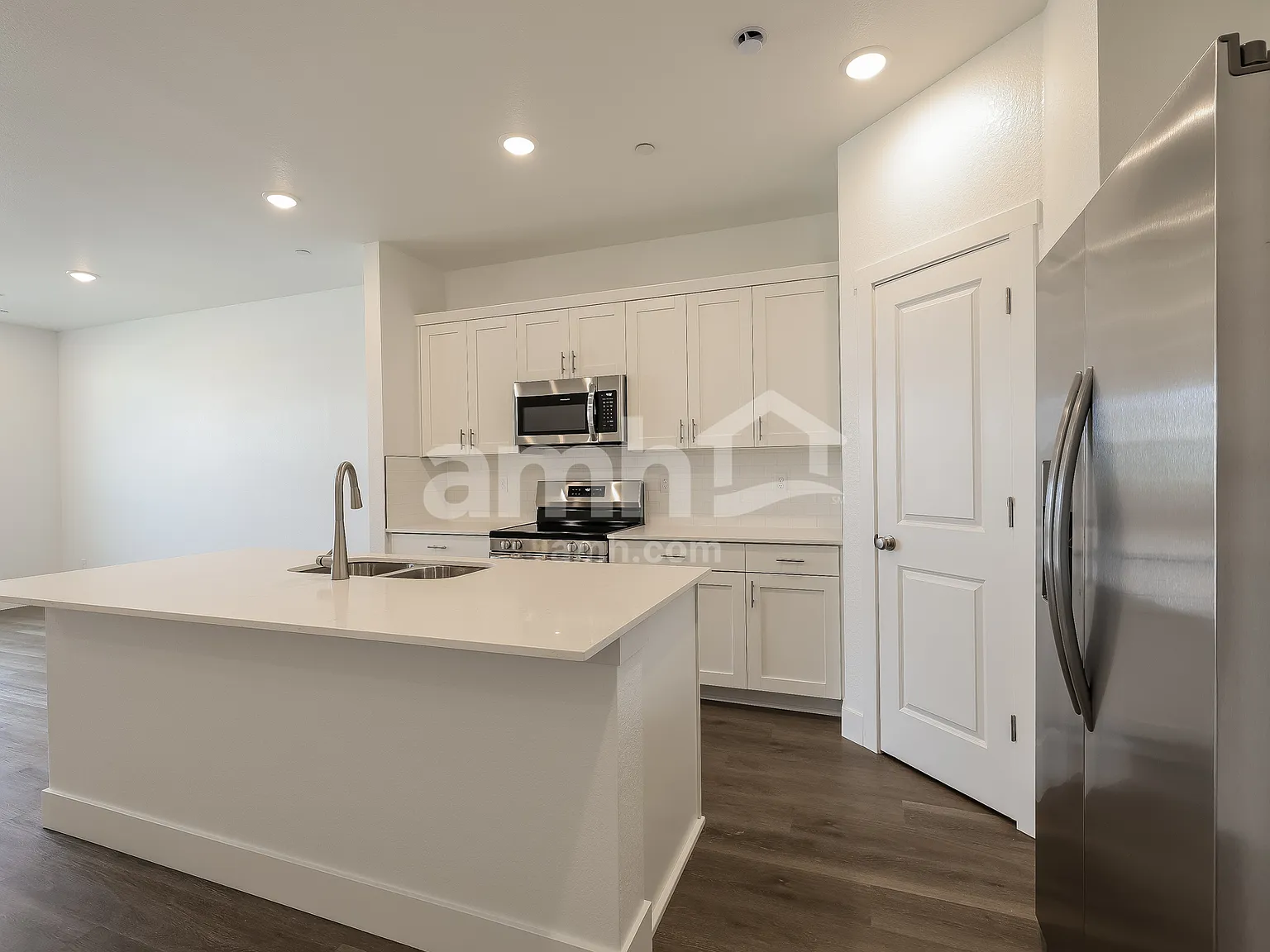 3 bed, 2.5 bath, 1773 sqft, $2,650 — Photo 3