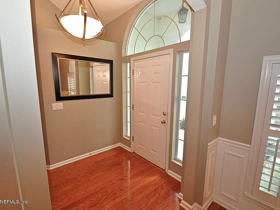 3rd image of 832 Templeton Ln