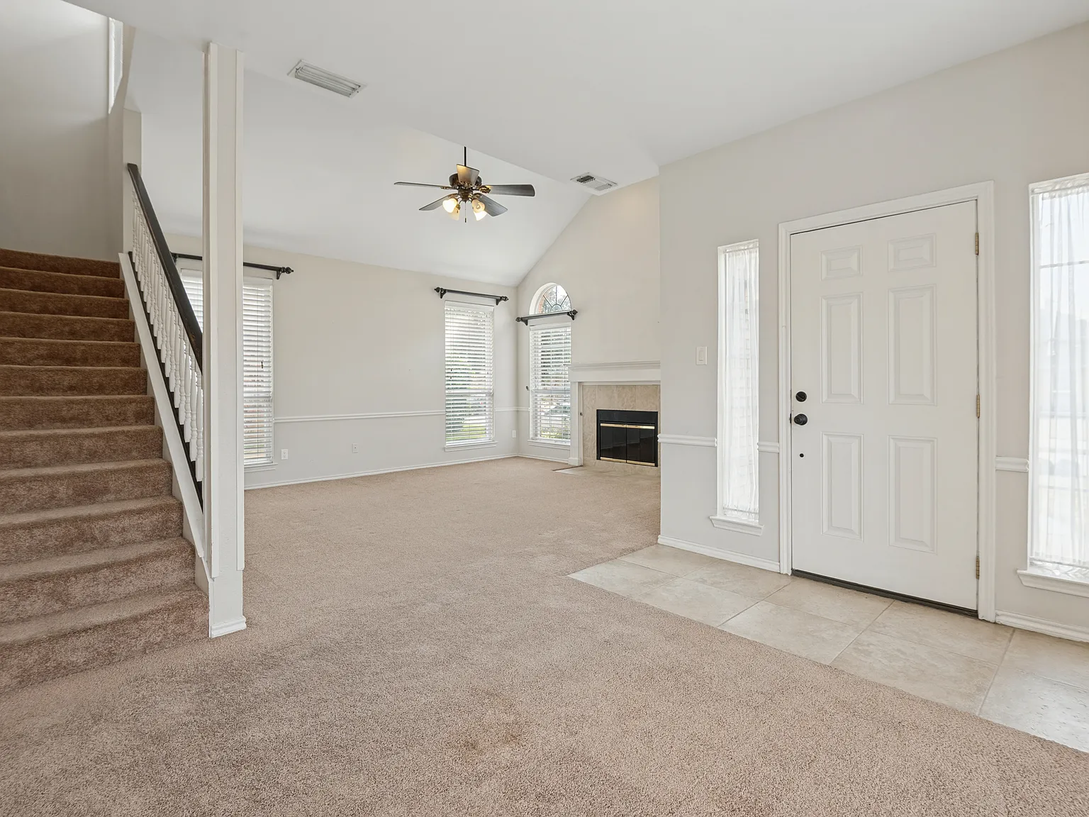 3 bed, 1808 sqft, $2,700 — Photo 3