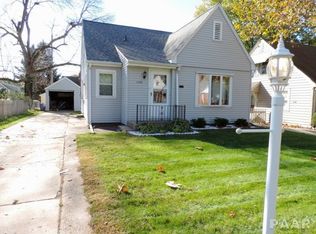 1102 E Fairoaks Ave, Peoria, IL