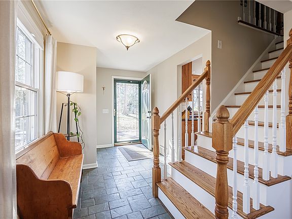 4th image of 16 Alleyns Rise