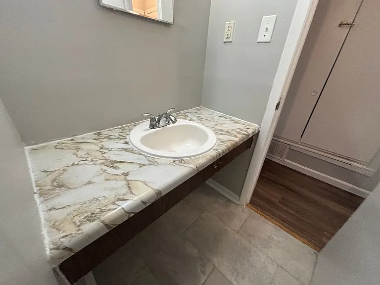 1423 Todds Creek Cv — Photo 6