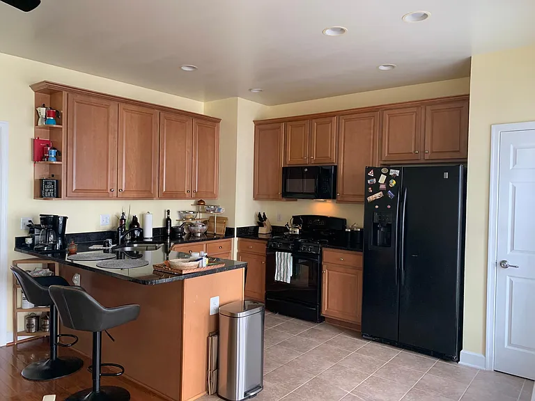 Well Lit Kitchen/Breakfast