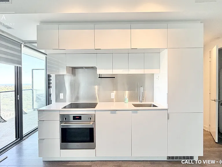 185 Roehampton Ave #2105 — Photo 2