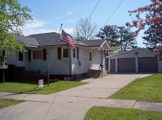 240 S Cranberry Ave, Peshtigo, WI 54157
