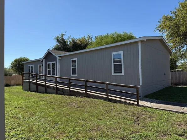 153 Pecan Way Path, New Braunfels, TX 78130