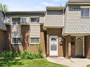 6714 Roseville Garden Dr, Windsor, ON N8T 1J2