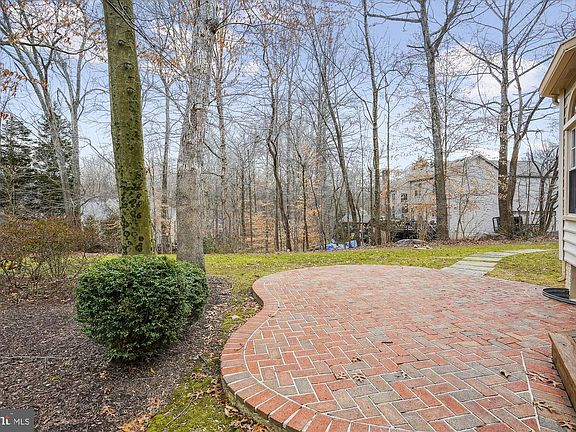 5th image of 5921 Fairview Woods Dr