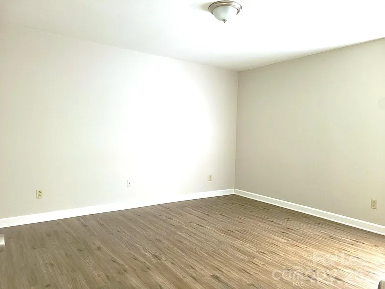 2141 Selwyn Ave #104 — Photo 6
