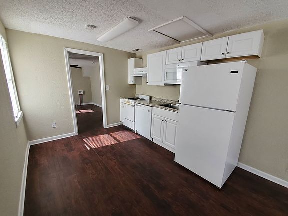 2nd image of 1007 N J St #A