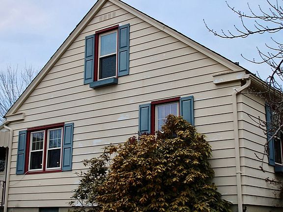 2nd image of 3638 Lanark Rd