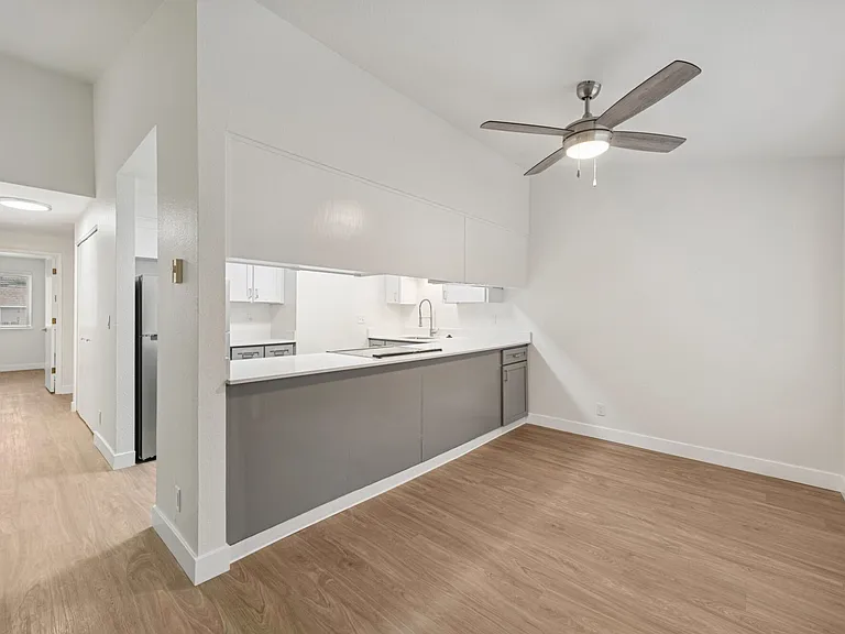 Oak Hill Apartments — Photo 26