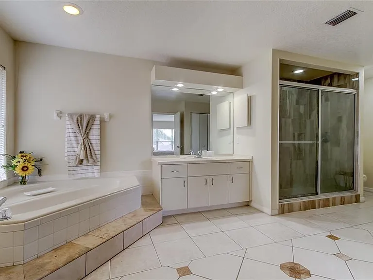9401 Woodbay Dr — Photo 34