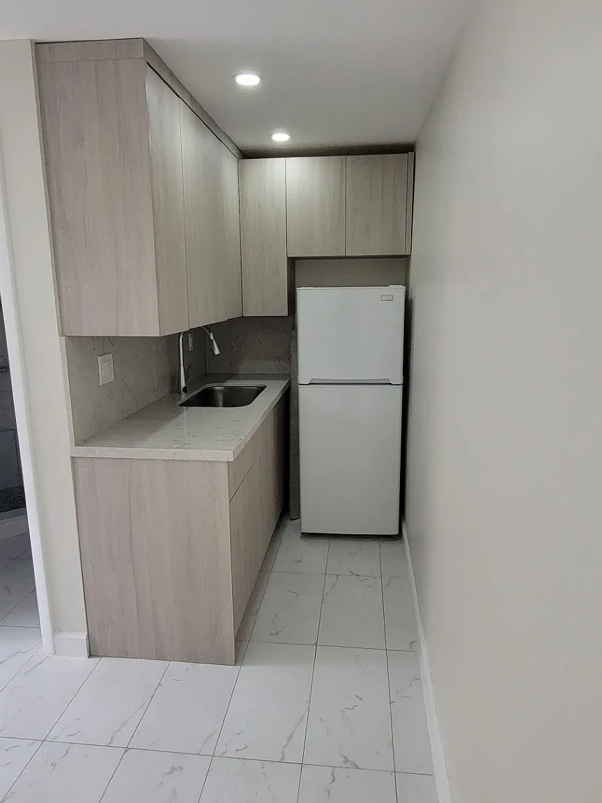 2141 SW 21st St — Photo 3