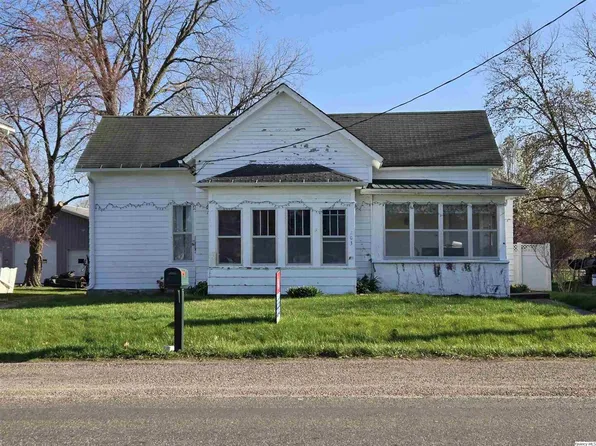 203 E Main St, Clayton, IL 62324