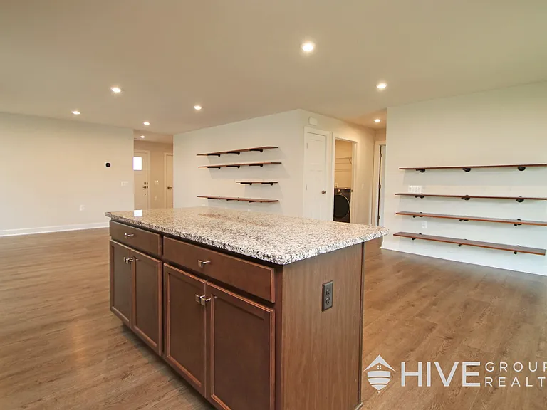 3790 Mayfield Rd — Photo 14