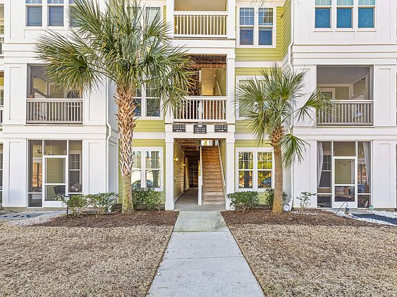 4th image of 2322 Chatelain Way