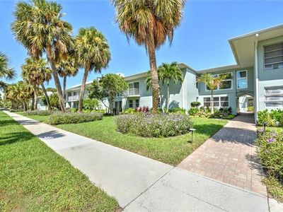 677 12th AVE S #677, Naples, FL, 34102