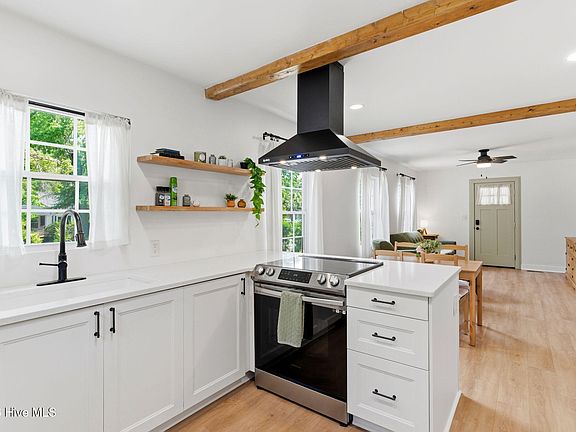 2nd image of 705 Ivey Circle