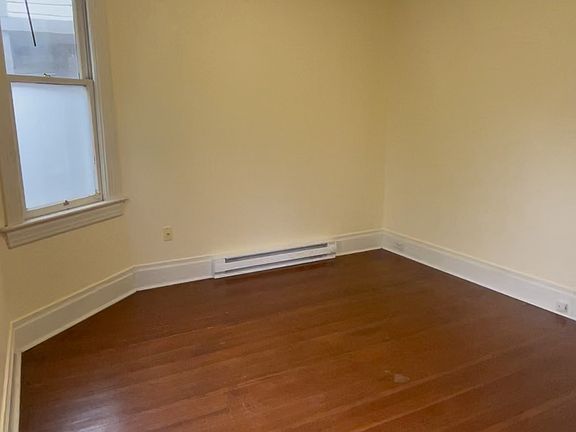 3rd image of 124 NE Tillamook St APT 1