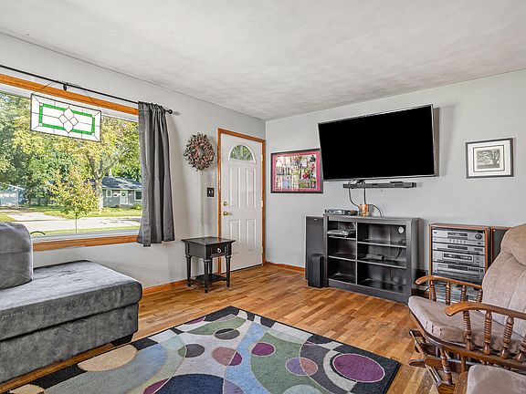5th image of 209 N Moorland Dr