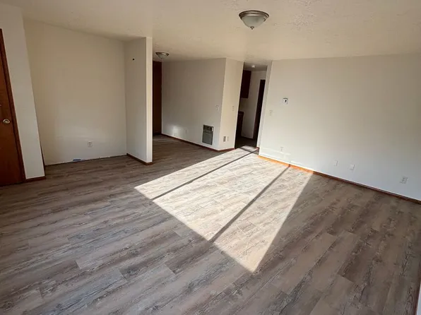 Clay St ( 237CLAY ), 237 SE Clay St #4, Dallas, OR 97338