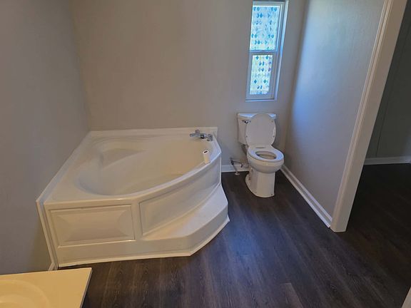 4th image of 2150 Hunterwood Dr