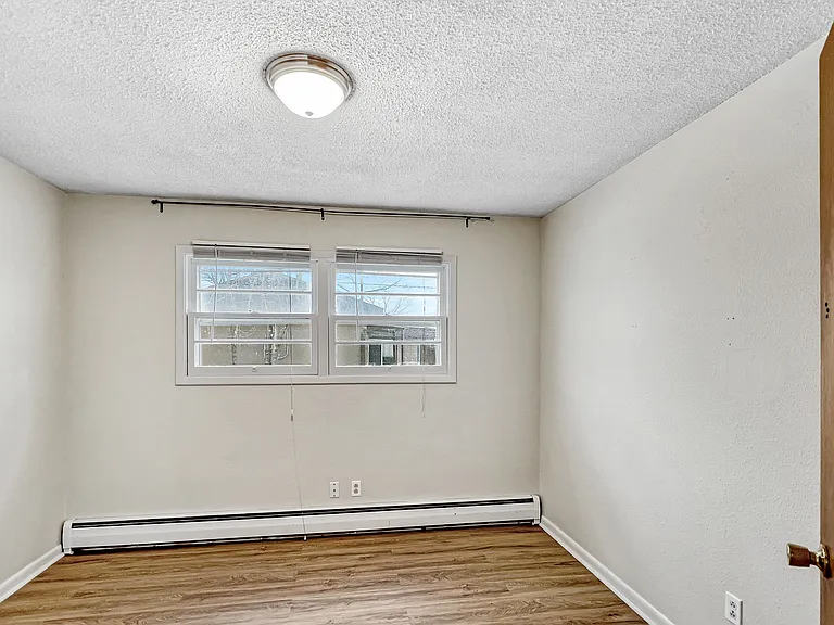 506 N Ash St — Photo 17