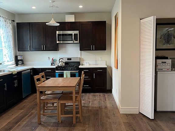 3rd image of 2616 S Manhattan Pl