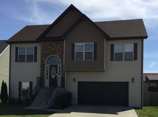3765 Gray Fox Dr, Clarksville, TN 37040