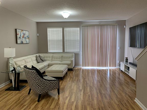 4th image of 2374 Sunset Bluff Dr