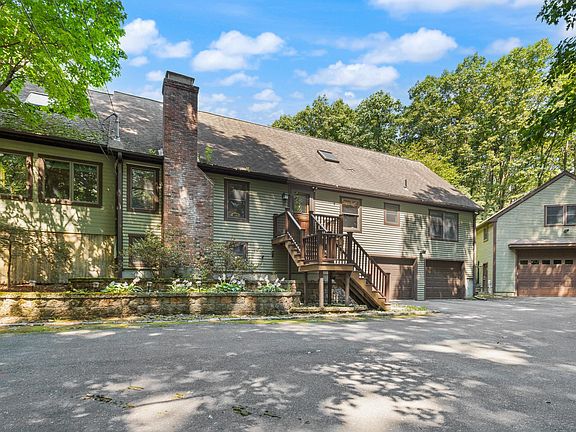 3rd image of 82 Corn Rd