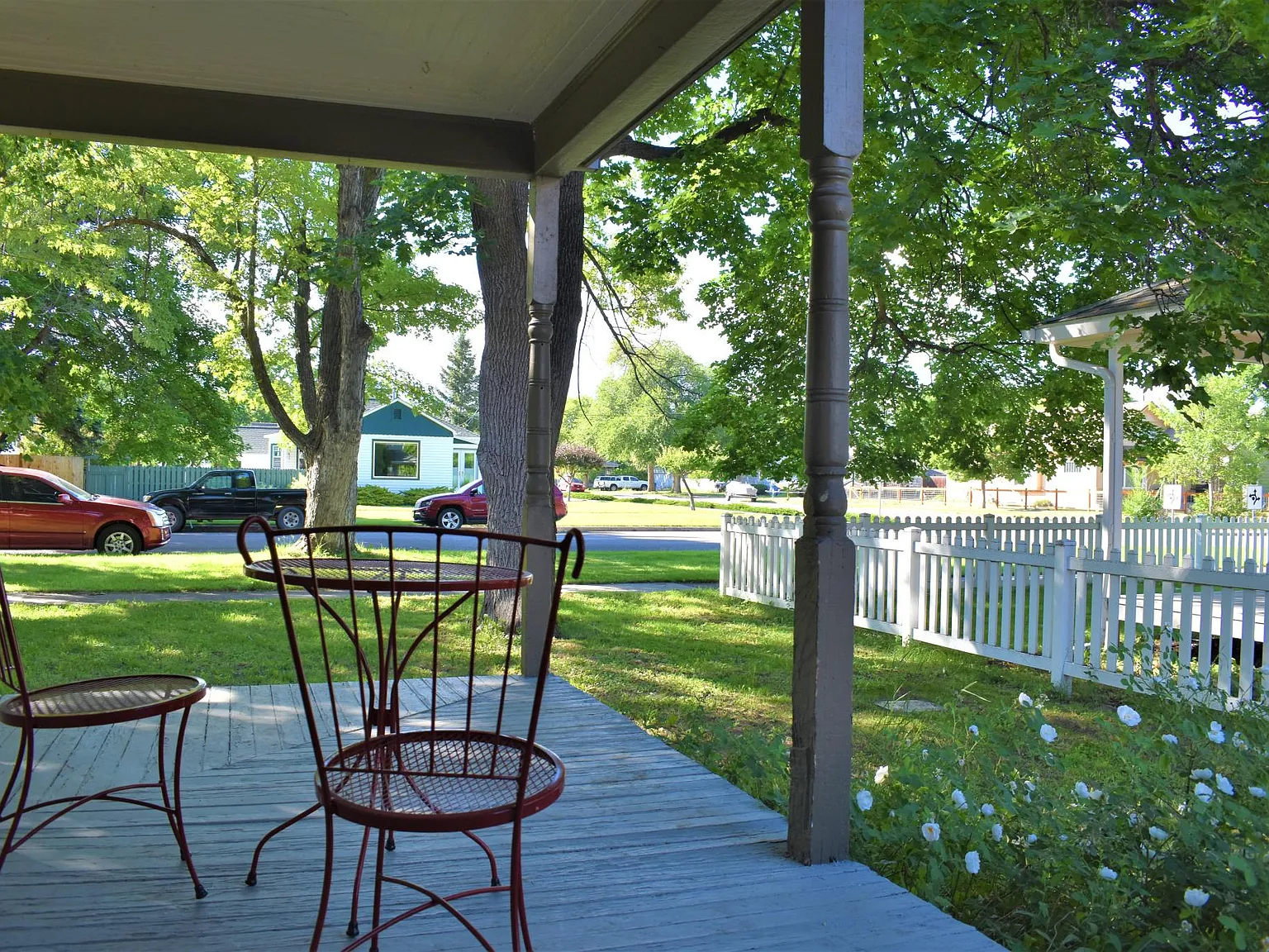 3 bed, 1200 sqft, $2,650 — Photo 2