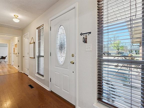 3rd image of 3806 Cedarbrook Ct