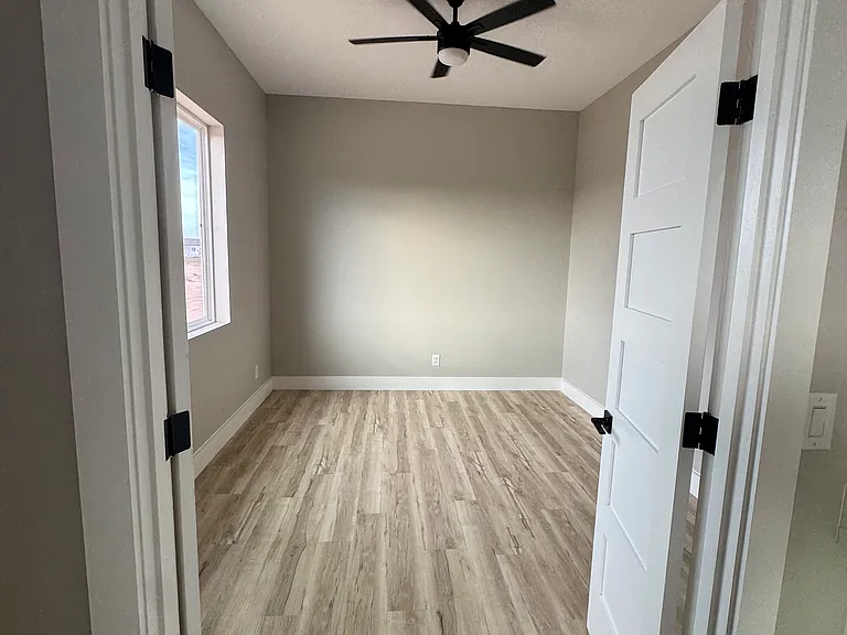 27502 N Freedom St — Photo 5