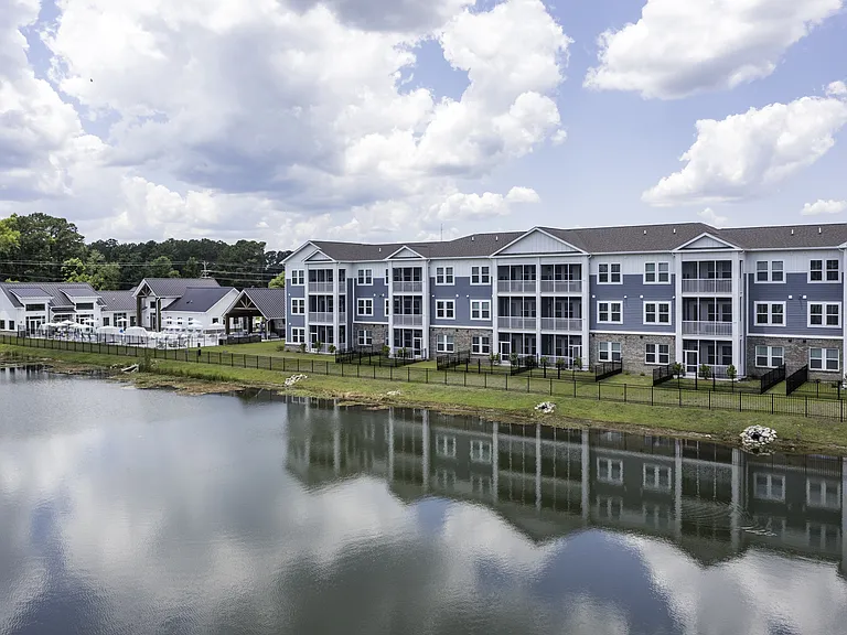 Anchor Pointe Apartments — Photo 39