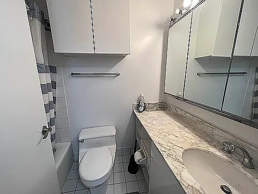 5th image of 159 E 30th St APT 20B
