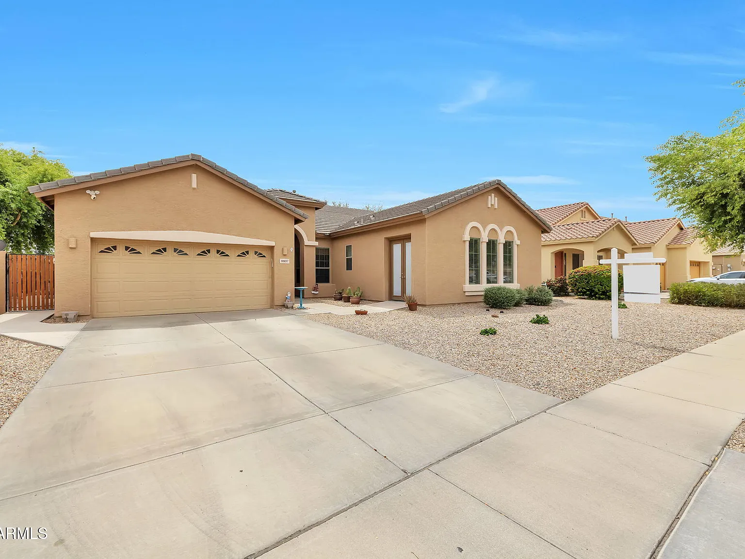 4 bed, 2.0 bath, 2628 sqft, $3,000 — Photo 3