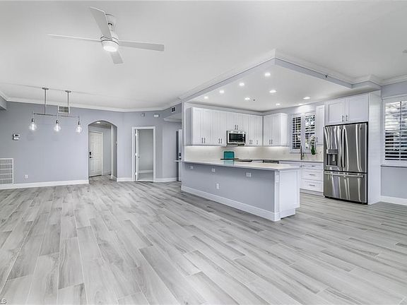 3rd image of 2090 Aberdeen LN #101