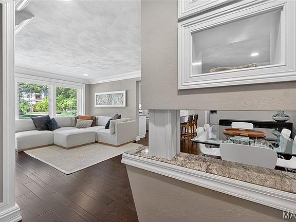 2nd image of 4 Delcrest Ct APT 101