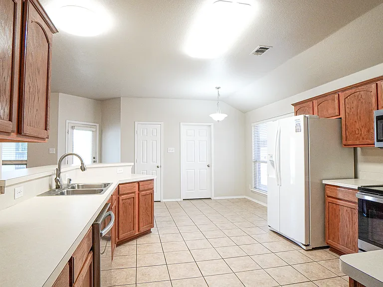 2161 Teagle Dr — Photo 9