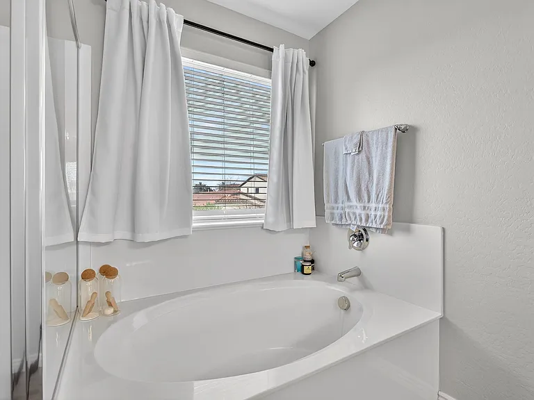 118 W Dragon Tree Ave — Photo 22