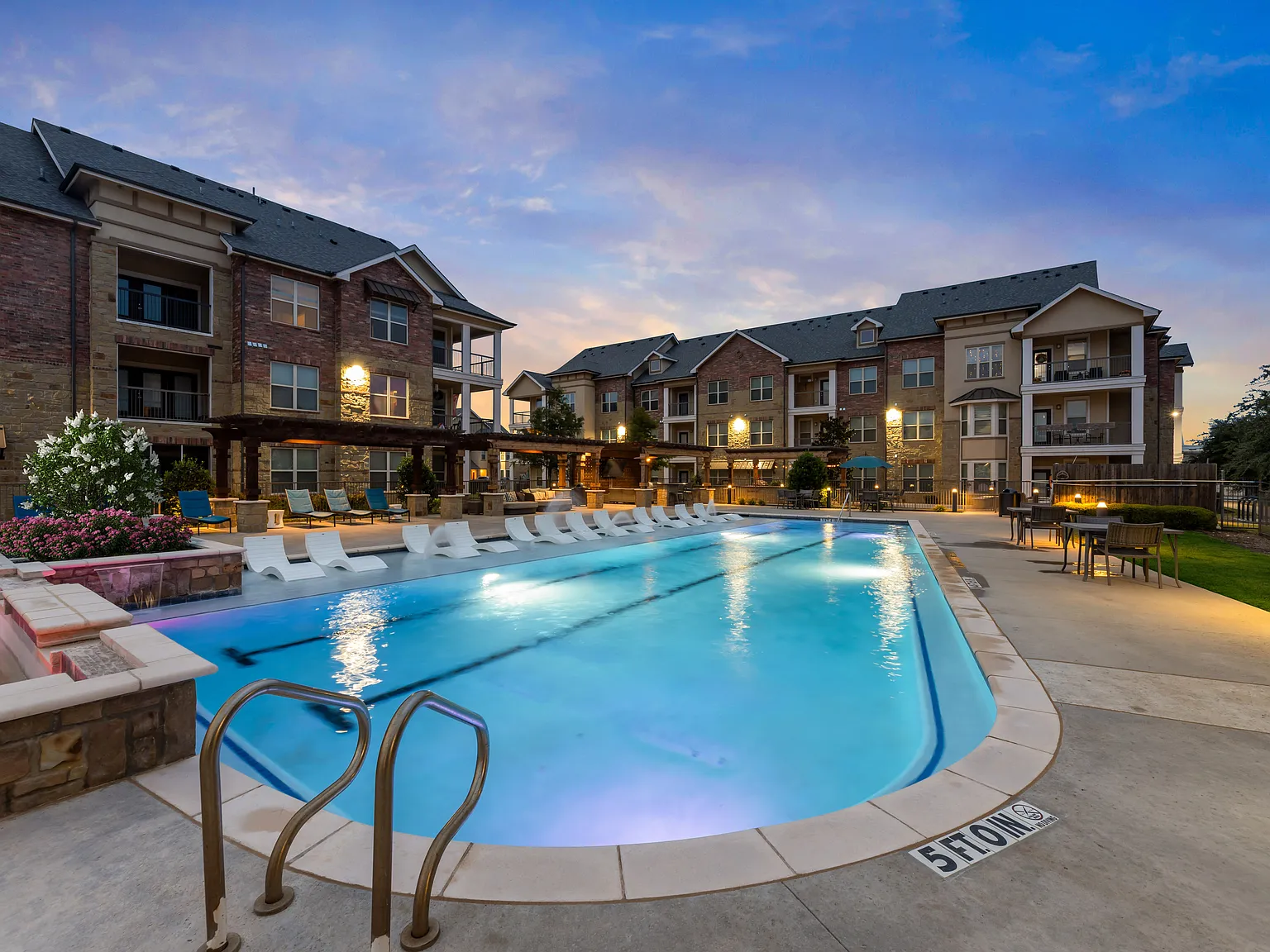 Auberge of Burleson — Photo 4