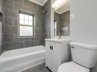 6234 N Mozart St #2W, Chicago, IL 60659
