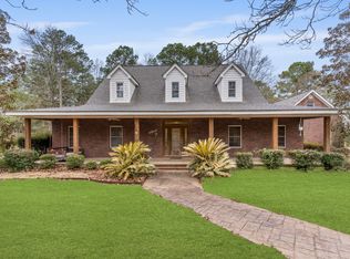 33 Pinedale Dr, Collins, MS 39428