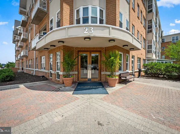 23 Pierside Dr Unit 221, Baltimore, MD 21230