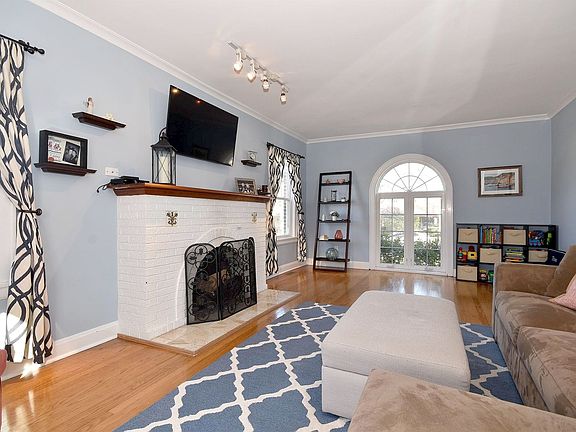 4th image of 458 E Oriole Ave